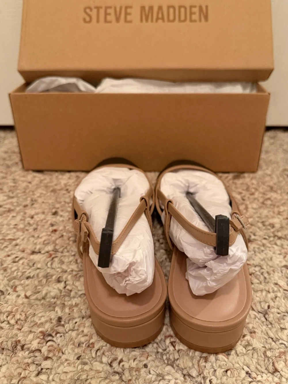 Steve Madden Tan Slingback Flats with Black Cap Toe - Picture 6 of 8